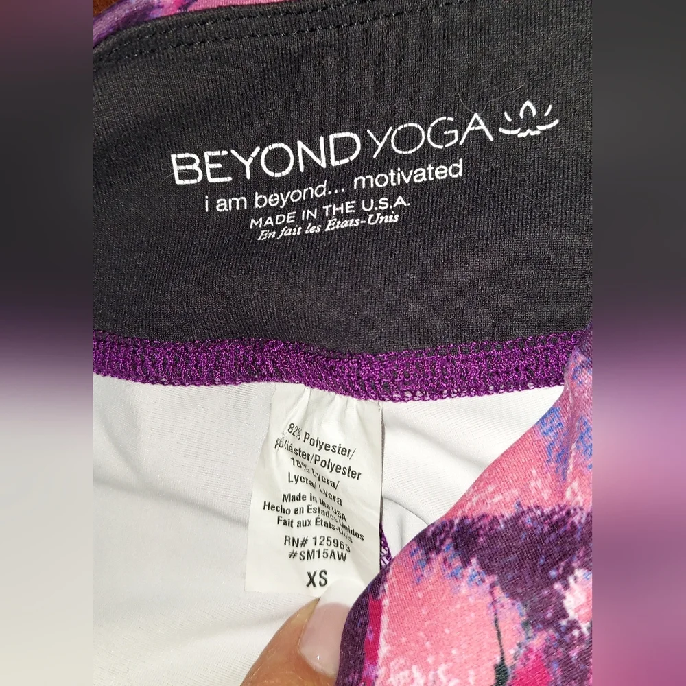 Beyond Yoga Dazed Floral Leggings in size XS - Picture 7 of 8